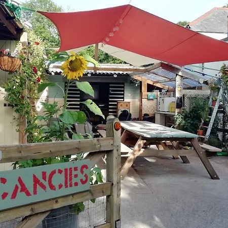 Eden'S Yard Backpackers Hostel St Austell Bagian luar foto